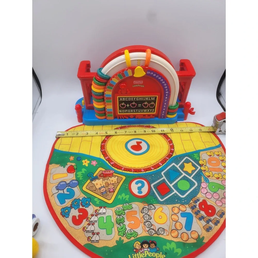 Fisher-Price Little People Time to Learn Preschool Playset School Mat 6 Figures